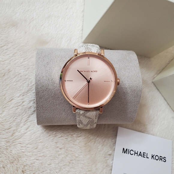 Michael Kors leather wristwatch - Picture 4 of 9